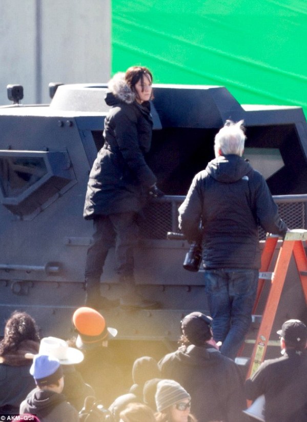 Kẻ thù của Katniss bị phá tan trong 'Mockingjay- Part 2'