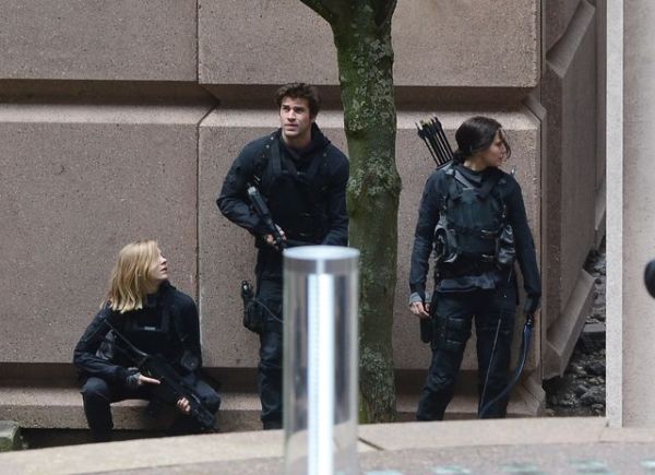 Kẻ thù của Katniss bị phá tan trong 'Mockingjay- Part 2'