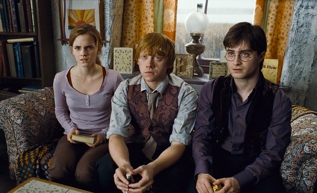 Những sao Hollywood suýt bị mất vai diễn vì 'quá đẹp'