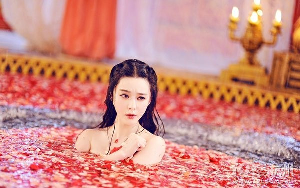 Những cảnh tắm ấn tượng nhất của mỹ nhân Hoa ngữ trên màn ảnh