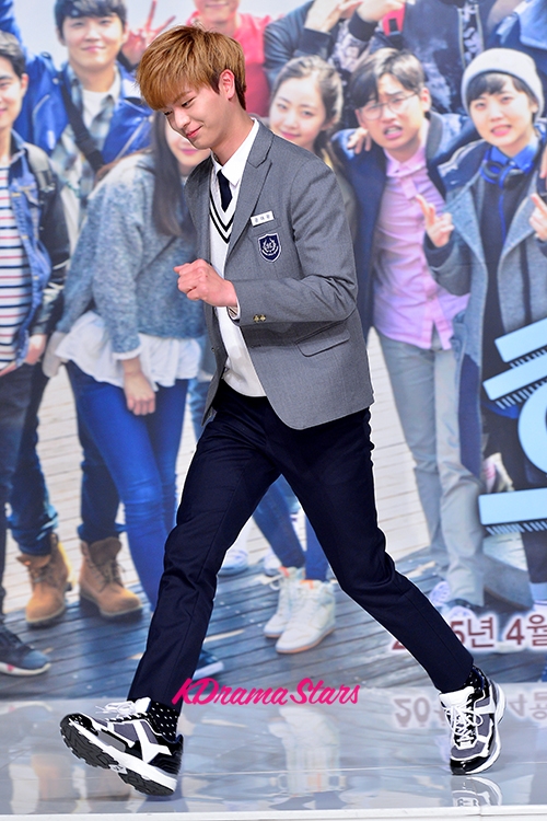 5 điều có thể bạn chưa biết về 'hiện tượng' Yook Sung Jae của School 2015