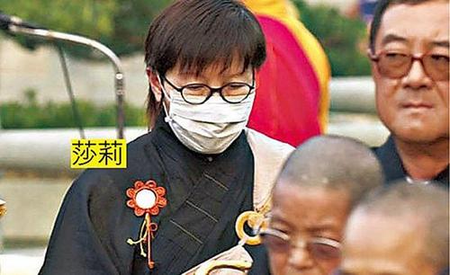 Ngỡ ngàng với cuộc sống một chồng nhiều vợ của sao nam Hoa ngữ