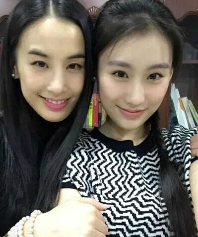 Ngỡ ngàng với cuộc sống một chồng nhiều vợ của sao nam Hoa ngữ