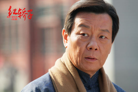 Ngỡ ngàng với cuộc sống một chồng nhiều vợ của sao nam Hoa ngữ