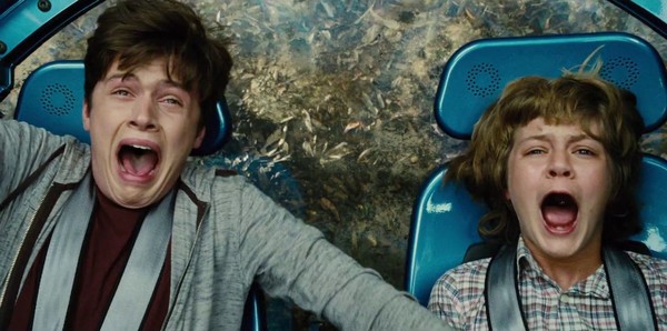 'Jurassic World' được Marvel chúc mừng vì doanh thu vượt mặt bom tấn 'Avengers'