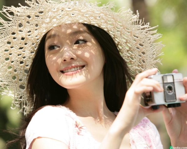 Điểm danh 8 sao nữ Hoa ngữ bị tố ham vinh hoa bỏ rơi tình nghèo khó