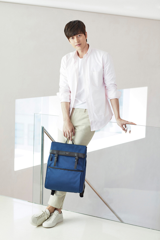 Gặp lại 'Yoo Jung' Park Hae Jin trong loạt ảnh mới cho thương hiệu Beanpole