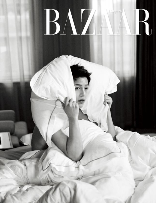Tạp chí Happer Bazaar 'cháy hàng' khi mới lên kệ vì có hình Song Joong Ki
