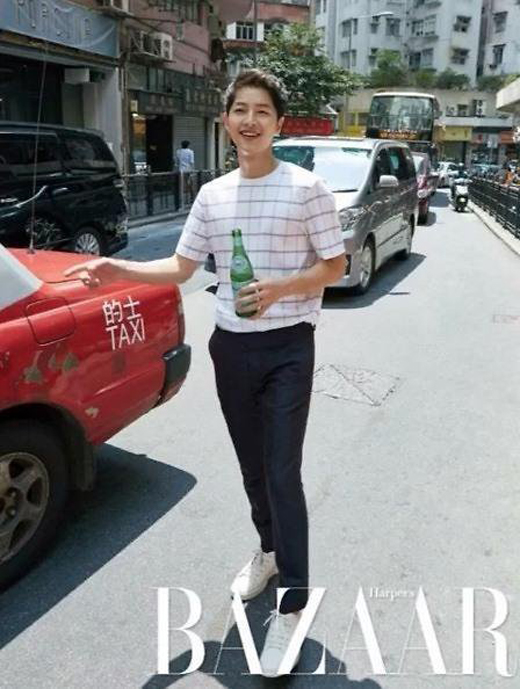 Tạp chí Happer Bazaar 'cháy hàng' khi mới lên kệ vì có hình Song Joong Ki