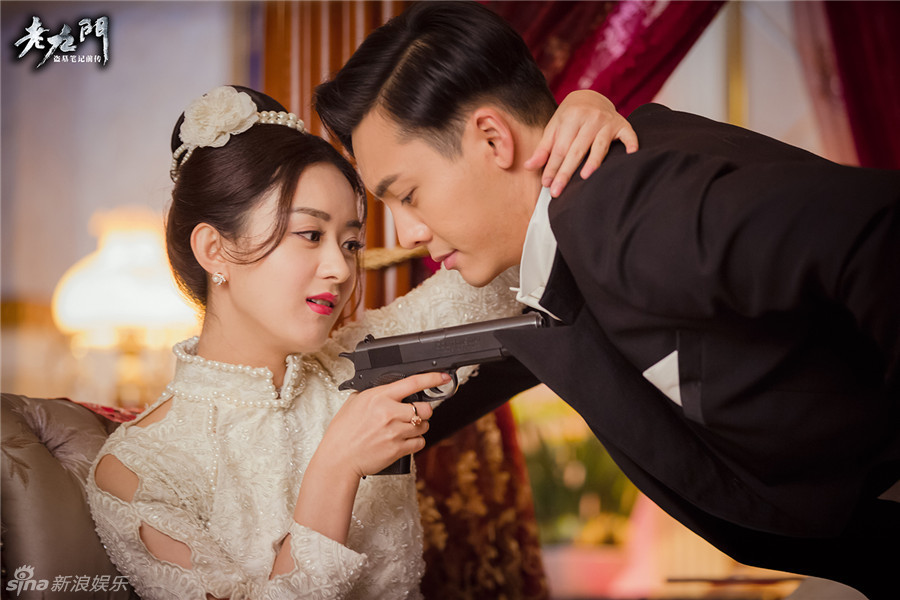 Hé lộ ảnh động phòng bá đạo của Triệu Lệ Dĩnh và Trần Vỹ Đình
