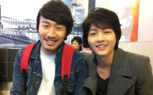 Đến lượt Song Joong Ki làm cameo trong phim mới của cậu bạn thân Lee Kwang Soo