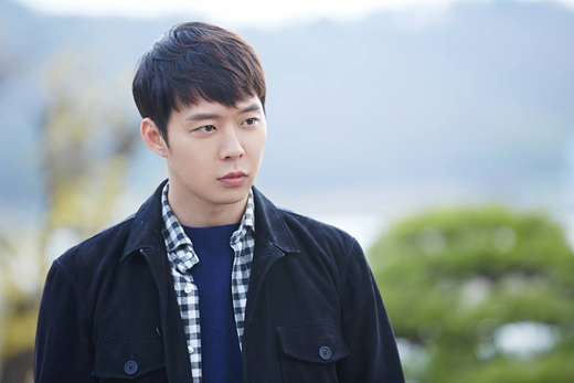 Hoàng tử gác mái - Park Yoo Chun bị cáo buộc 'quấy rối tình dục', phản hồi từ công ty