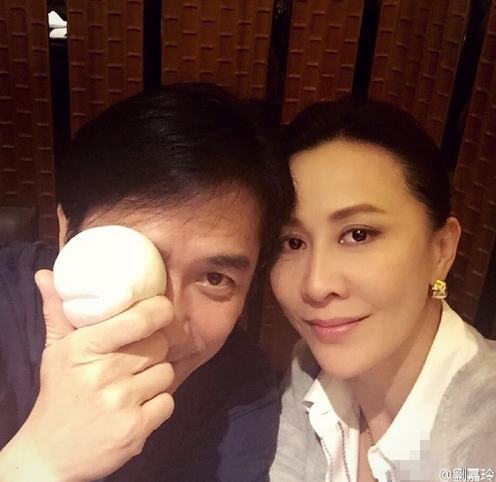 Ngưỡng mộ hạnh phúc bền bỉ hơn 25 năm của vợ chồng Lương Triều Vỹ - Lưu Gia Linh