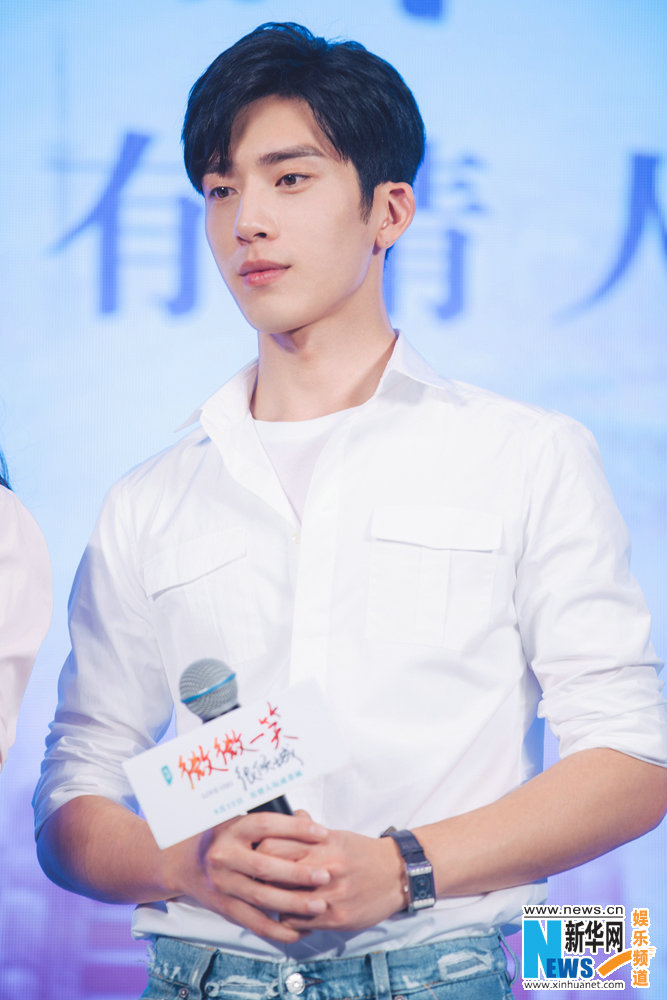 'Bối Vy Vy' AngelaBaby khiến fan ngất ngây vì quá xinh đẹp