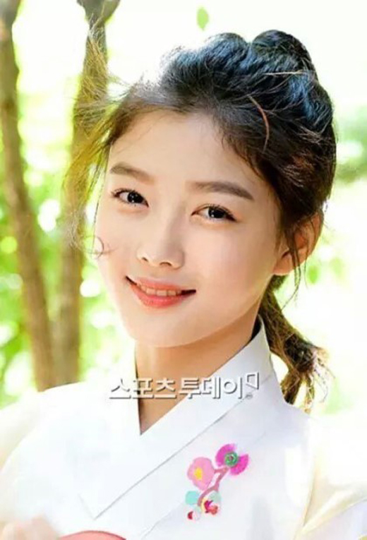 Cặp đôi mùa hè Bo Gum và Yoo Jung đốn tim khán giả bằng loạt ảnh siêu đáng yêu