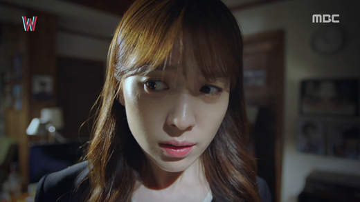 W - Two World: Hoảng hồn với màn 'xuyên không' đầy bất ngờ của Han Hyo Joo