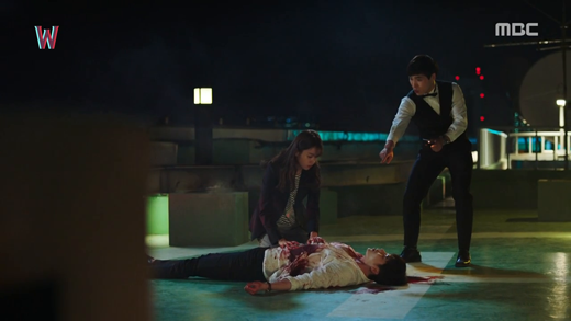 W - Two World: Hoảng hồn với màn 'xuyên không' đầy bất ngờ của Han Hyo Joo