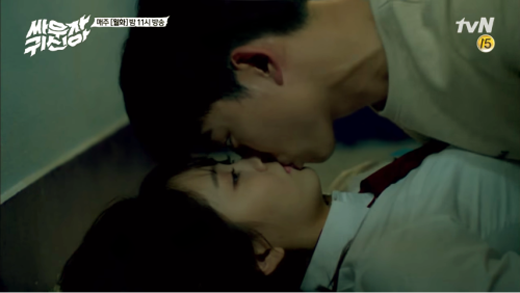 Đạo diễn: 'Cảnh hôn của Kim So Hyun đã được biên tập cẩn thận để không làm khán giả khó chịu'