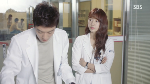 Doctors: Đỏ mặt với nụ hôn kiểu pháp siêu đẹp của thầy Hong và Hye Jung