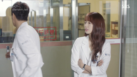 Doctors: Đỏ mặt với nụ hôn kiểu pháp siêu đẹp của thầy Hong và Hye Jung