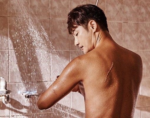 Những màn lột áo khoe cơ hot nhất màn ảnh Hàn nửa đầu năm 2016