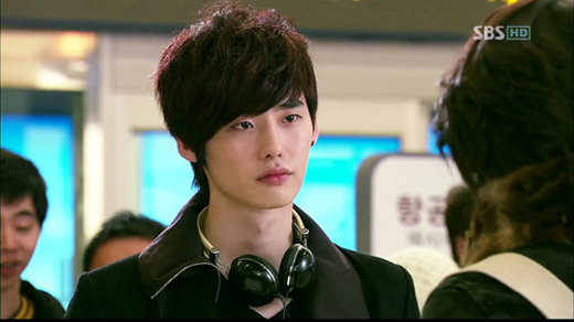Lee Jong Suk và con đường tiến thân vất vả từ người mẫu vô danh đến nam thần Châu Á