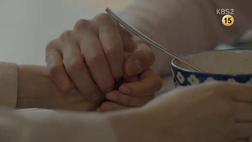 Yêu Không Kiểm Soát: Cứ thế, Joon Young 'ra đi' bên người con gái mà anh dùng một đời để yêu thương