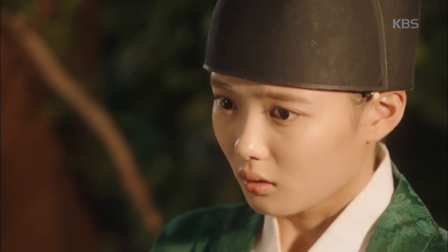 Rung động với nụ hôn đầu siêu dễ thương của thái tử Bo Gum cùng thái giám Kim Yoo Jung