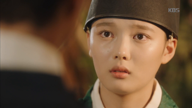 Rung động với nụ hôn đầu siêu dễ thương của thái tử Bo Gum cùng thái giám Kim Yoo Jung