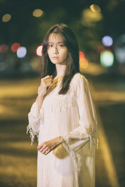 Yoon Ah đẹp hoang dại đến ám ảnh với đôi chân trần trong loạt ảnh mới của 'The K2'