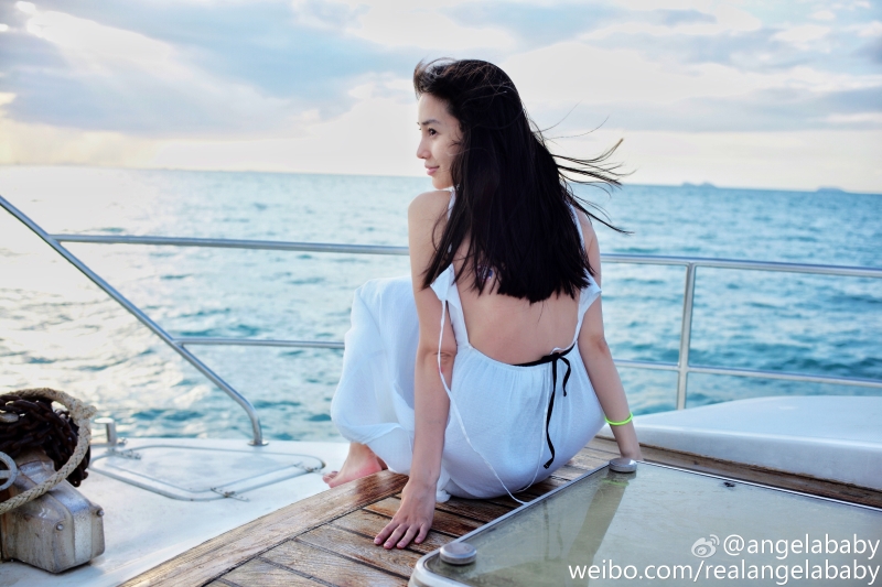 Huỳnh Hiểu Minh thuê du thuyền ăn Trung thu với người nhà AngelaBaby