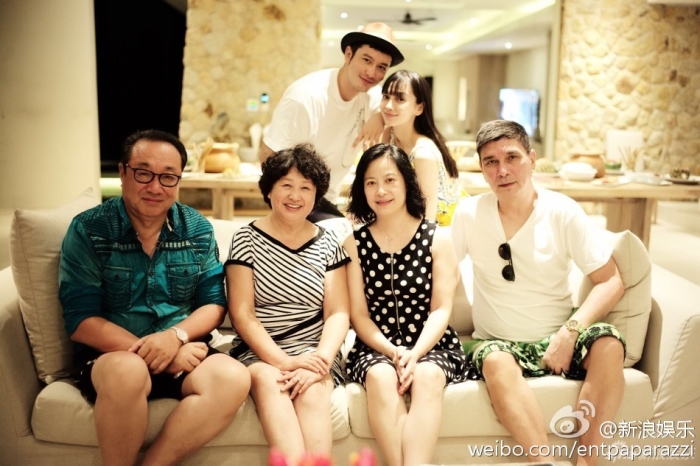Huỳnh Hiểu Minh thuê du thuyền ăn Trung thu với người nhà AngelaBaby
