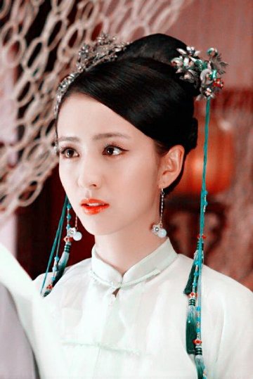 Đánh bại Triệu Lệ Dĩnh, Lưu Đào... Đồng Lệ Á trở thành nữ thần Kim Ưng 2016