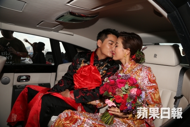 Hoa đán TVB Dương Di rạng rỡ, hôn La Trọng Khiêm liên tục trong lễ rước dâu