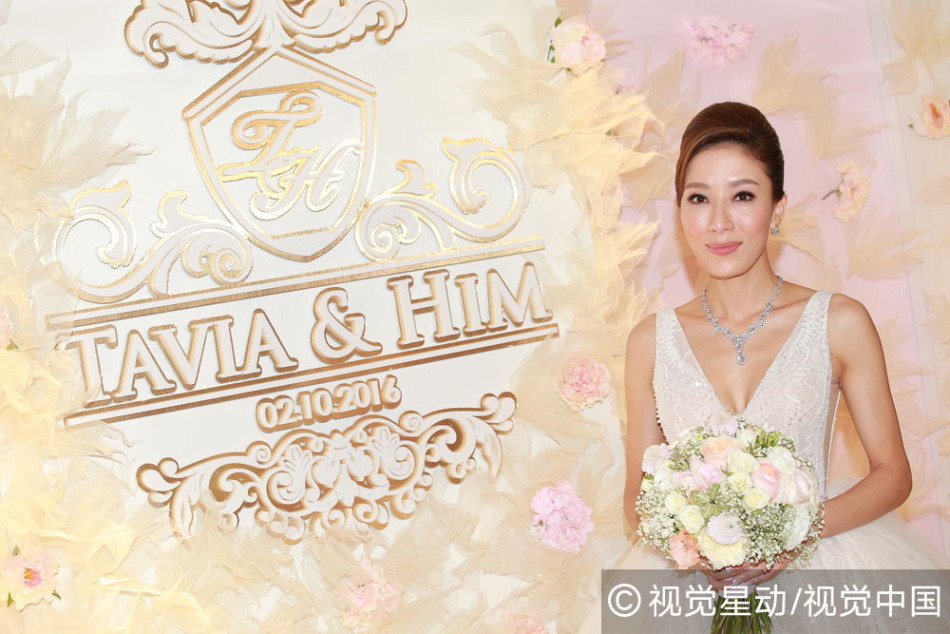 Hoa đán TVB Dương Di rớt nước mắt hạnh phúc ngay trước thềm hôn lễ