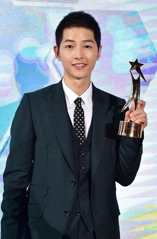'Đại úy Yoo' và 'Bác sĩ Hong' lại lần nữa tranh nhau giải thưởng danh giá DAESANG tại KDA 2016