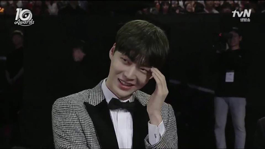 Ahn Jae Hyun tỏ tình với 'bà xã' Goo Hye Sun ngay trên sóng truyền hình trực tiếp: 'Vợ ơi, anh yêu em'