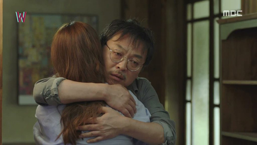 Cuối cùng, 'Oh Yeon Joo' Han Hyo Joo cũng đã được gặp lại 'bố' Kim Eui Sung