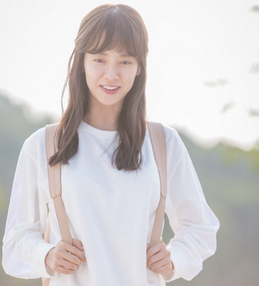 Tiết lộ tạo hình 'nữ sinh đại học' của nàng Ngố Mong Ji Hyo trong phim mới