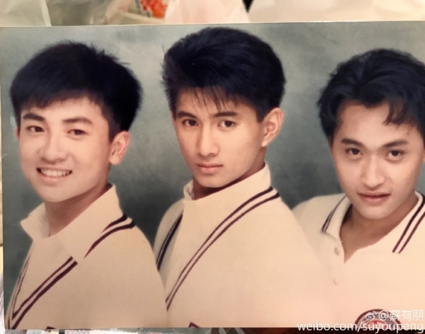 Tô Hữu Bằng bất ngờ khoe ảnh tóc ngố, đeo mắt kiếng ngày xưa khiến fan chao đảo