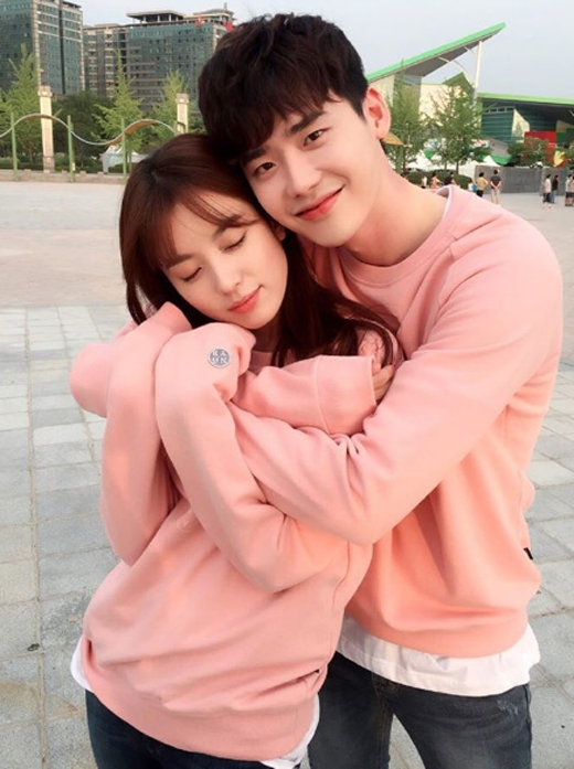 Lee Jong Suk và Han Hyo Joo 'tình bể cái bình' trong với loạt ảnh mới của Dazed