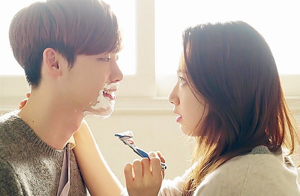 Hành động 'ngọt như mía lùi' của những cặp đôi 'kinh điển' Hàn