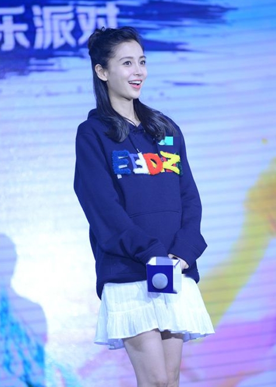 Không phải Lâm Tâm Như, Angela Baby chính là bà bầu giữ phong độ ổn định nhất Cbiz