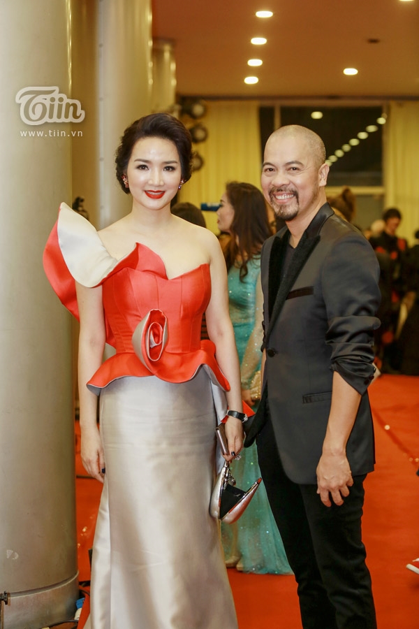 Giữa dàn mỹ nhân lộng lẫy, Phương Thanh quá ấn tượng với đầu trọc