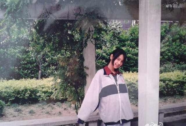 Ngắm bộ ảnh xinh xắn, ưa nhìn từ thời bé xíu của 'bà bầu' AngelaBaby