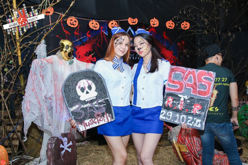 Dàn diễn viên 'Truy sát' tưng bừng đón Halloween