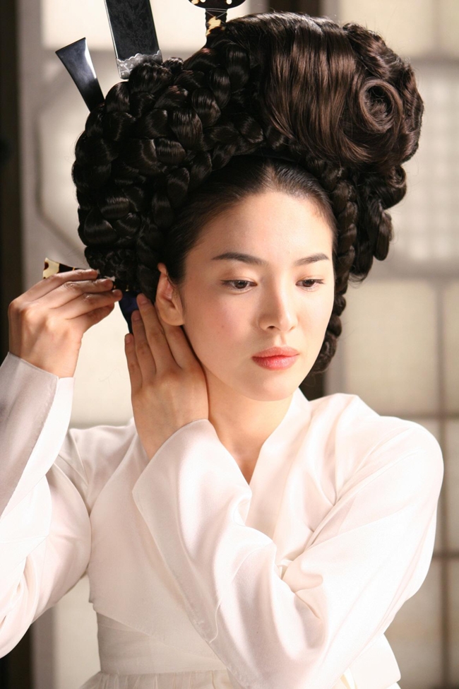 Những cảnh phim "vượt rào" của ngọc nữ Song Hye Kyo hình ảnh 17 nhung canh phim "vuot rao" cua ngoc nu song hye kyo hinh anh 17