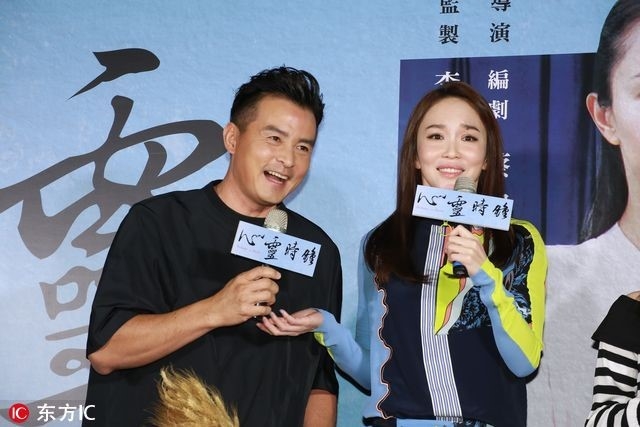 'Dương Quá, Tiểu Long Nữ' U50 vẫn ngọt ngào như mới cưới