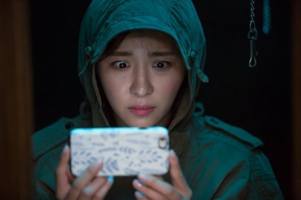 Vẻ quyến rũ 20 năm vẫn vẹn nguyên của 'viên ngọc quý' Ha Ji Won