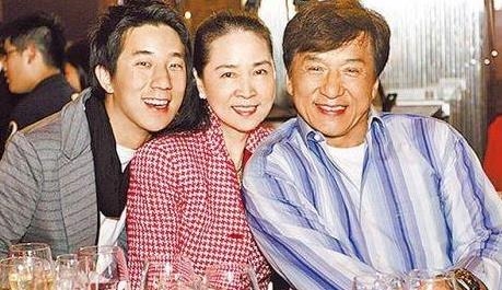 Từng hứa quyên hết tiền cho từ thiện, Thành Long 'nuốt lời' vì con trai